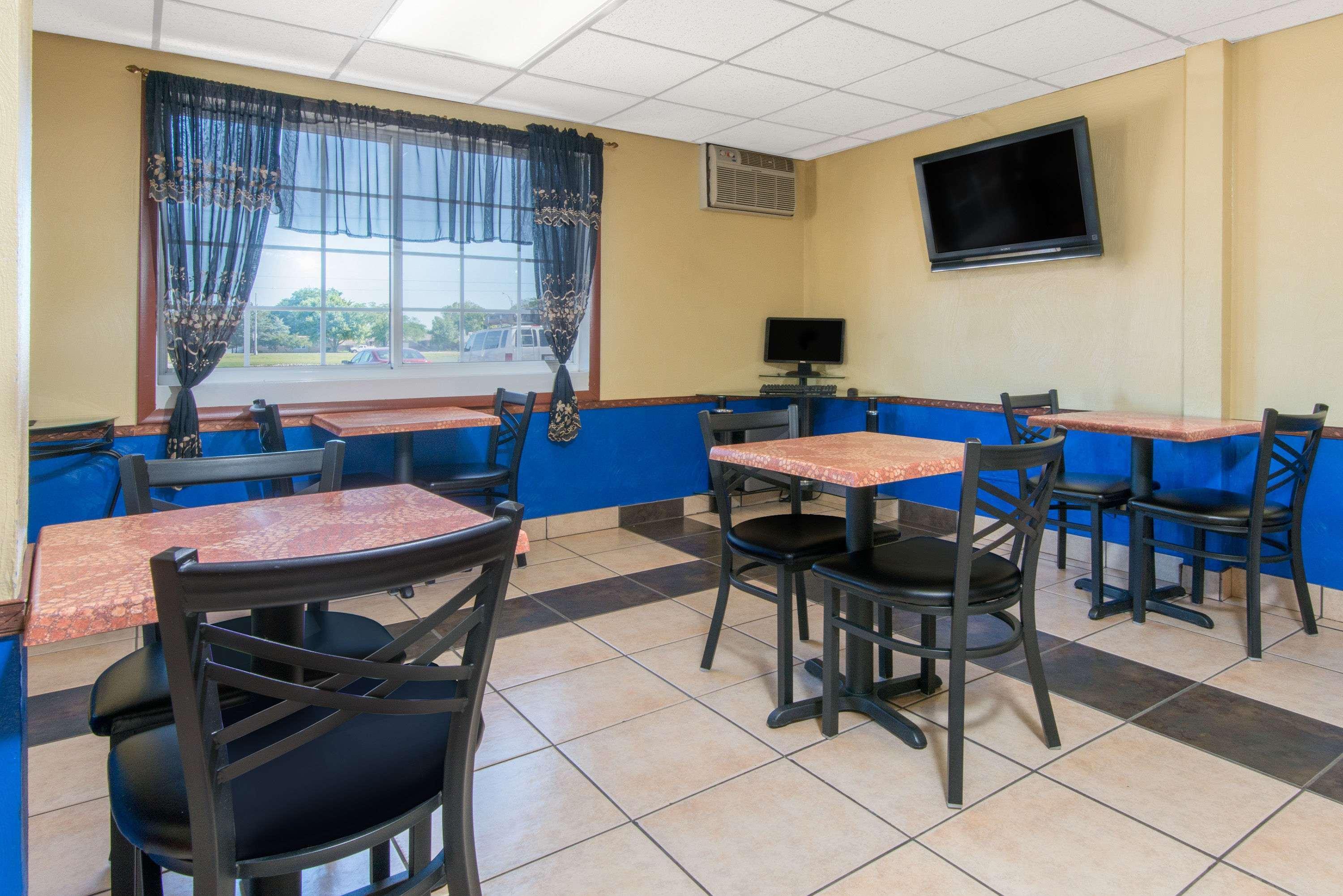 Days Inn By Wyndham Great Bend Exteriör bild