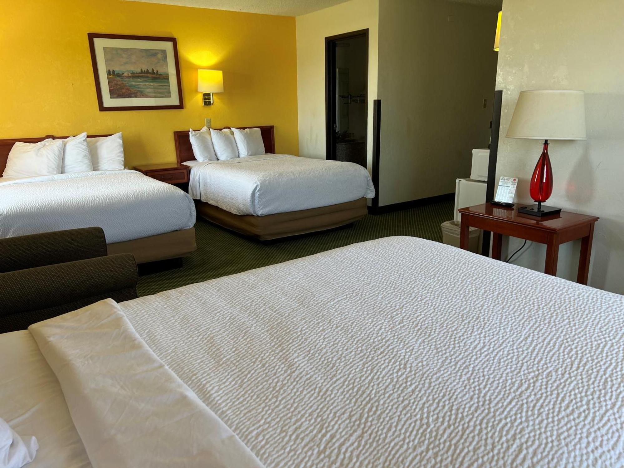 Days Inn By Wyndham Great Bend Exteriör bild