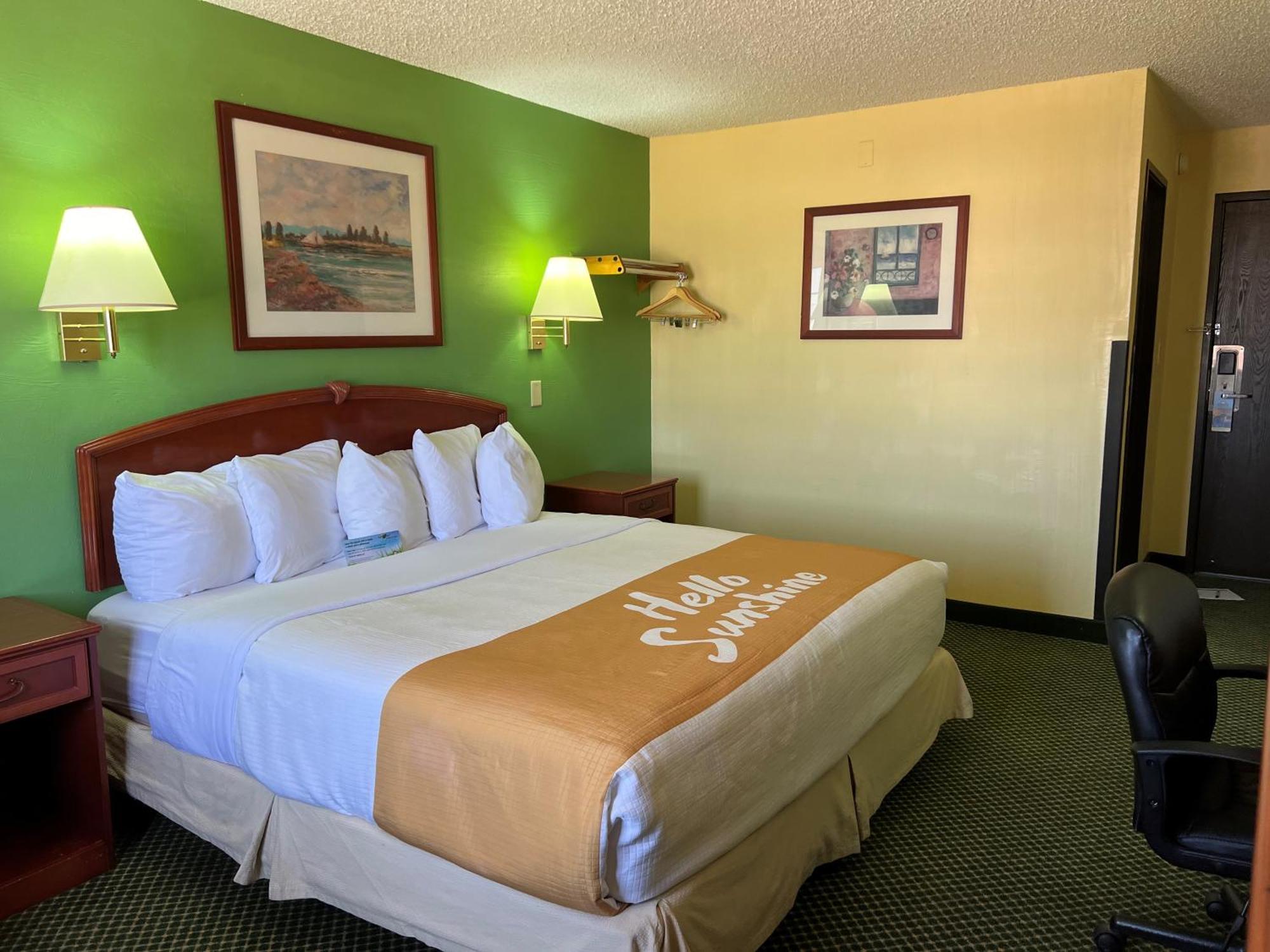 Days Inn By Wyndham Great Bend Exteriör bild